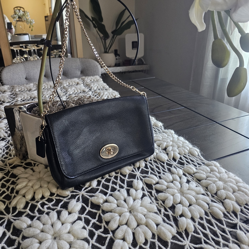 Coach Black Vintage Leather Shoulder Bag with Gold Chain